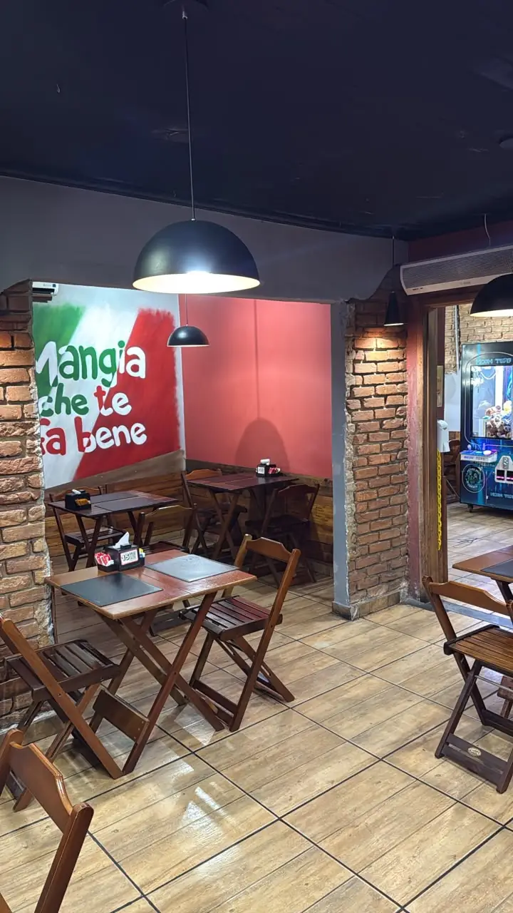 Mural Mangia che te fa bene no salão